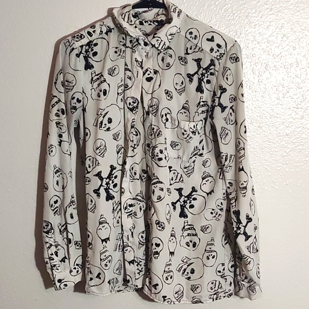 Skull button up
